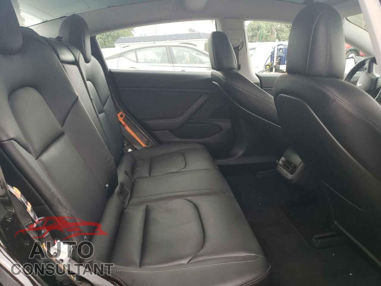 TESLA MODEL 3 2018 - 5YJ3E1EA2JF010702