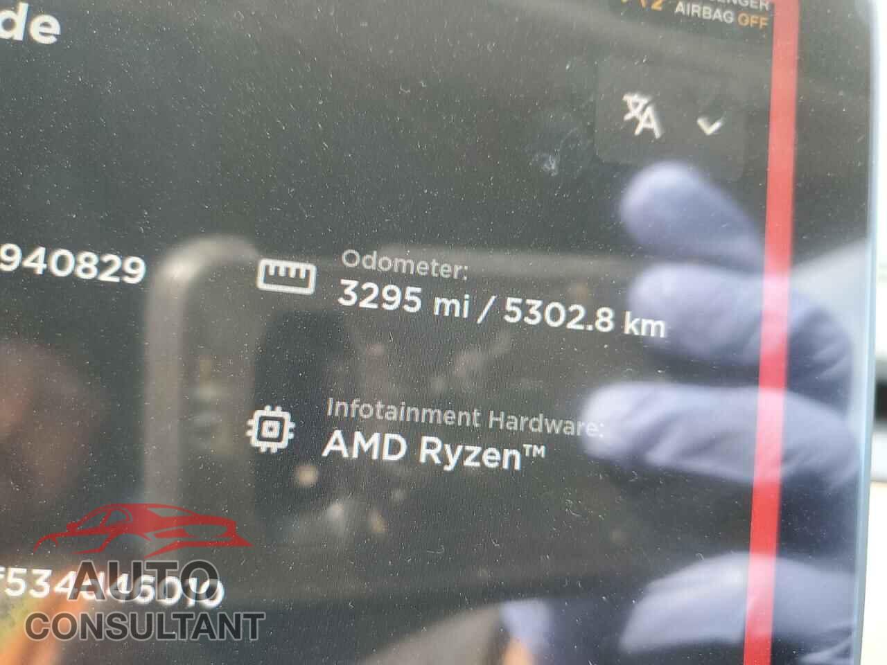 TESLA MODEL Y 2023 - 7SAYGAEEXPF940829
