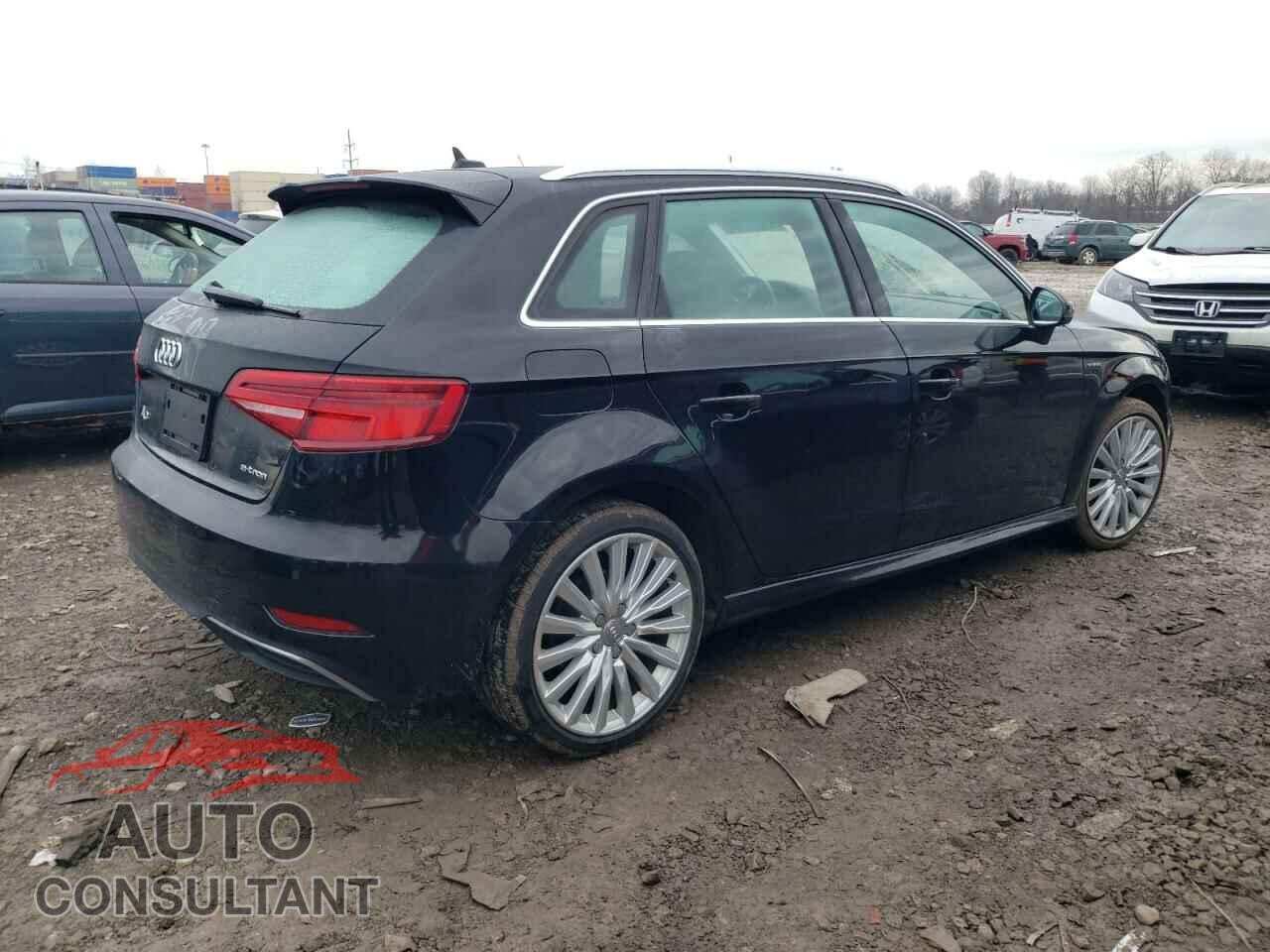 AUDI A3 2017 - WAUTPBFF5HA036222