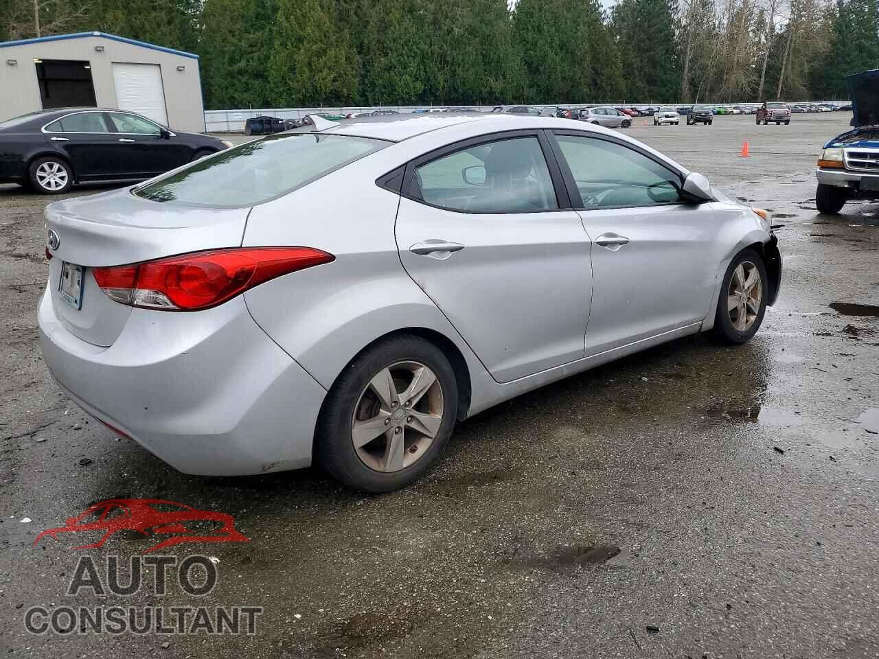 HYUNDAI ELANTRA 2013 - KMHDH4AE5DU883213