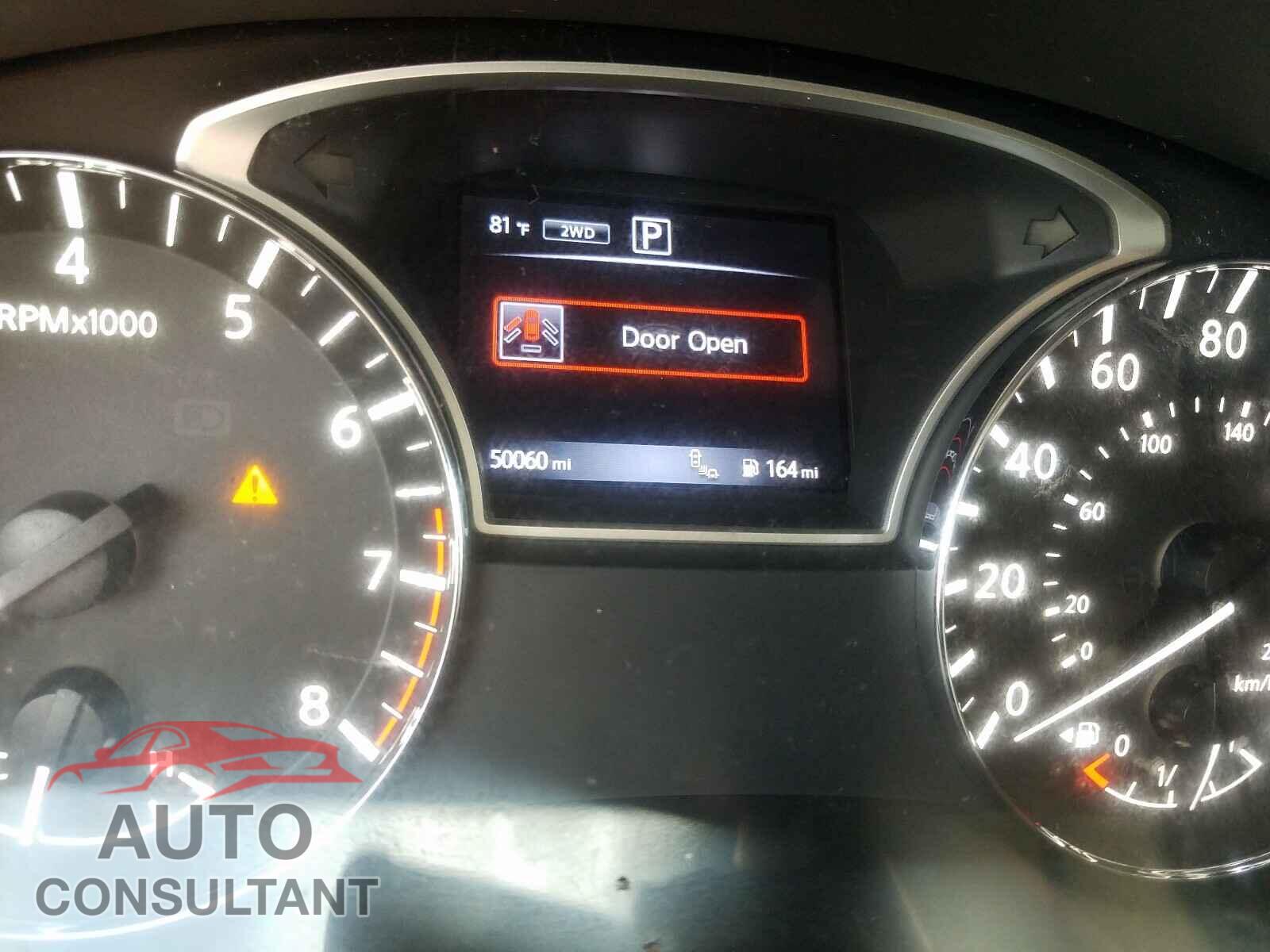 NISSAN PATHFINDER 2017 - 5N1DR2MM2HC682630