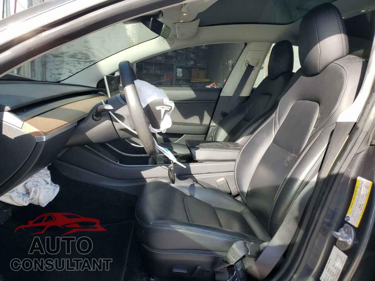 TESLA MODEL 3 2019 - 5YJ3E1EA5KF464251