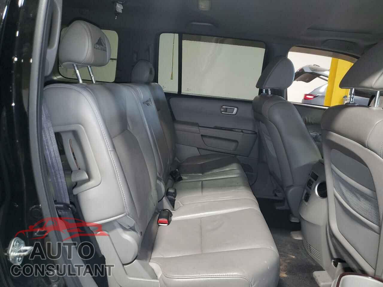 HONDA PILOT 2011 - 5FNYF4H50BB002540
