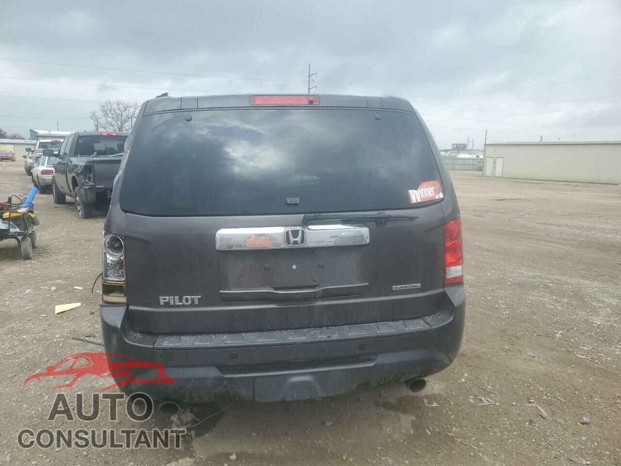 HONDA PILOT 2013 - 5FNYF3H92DB028105