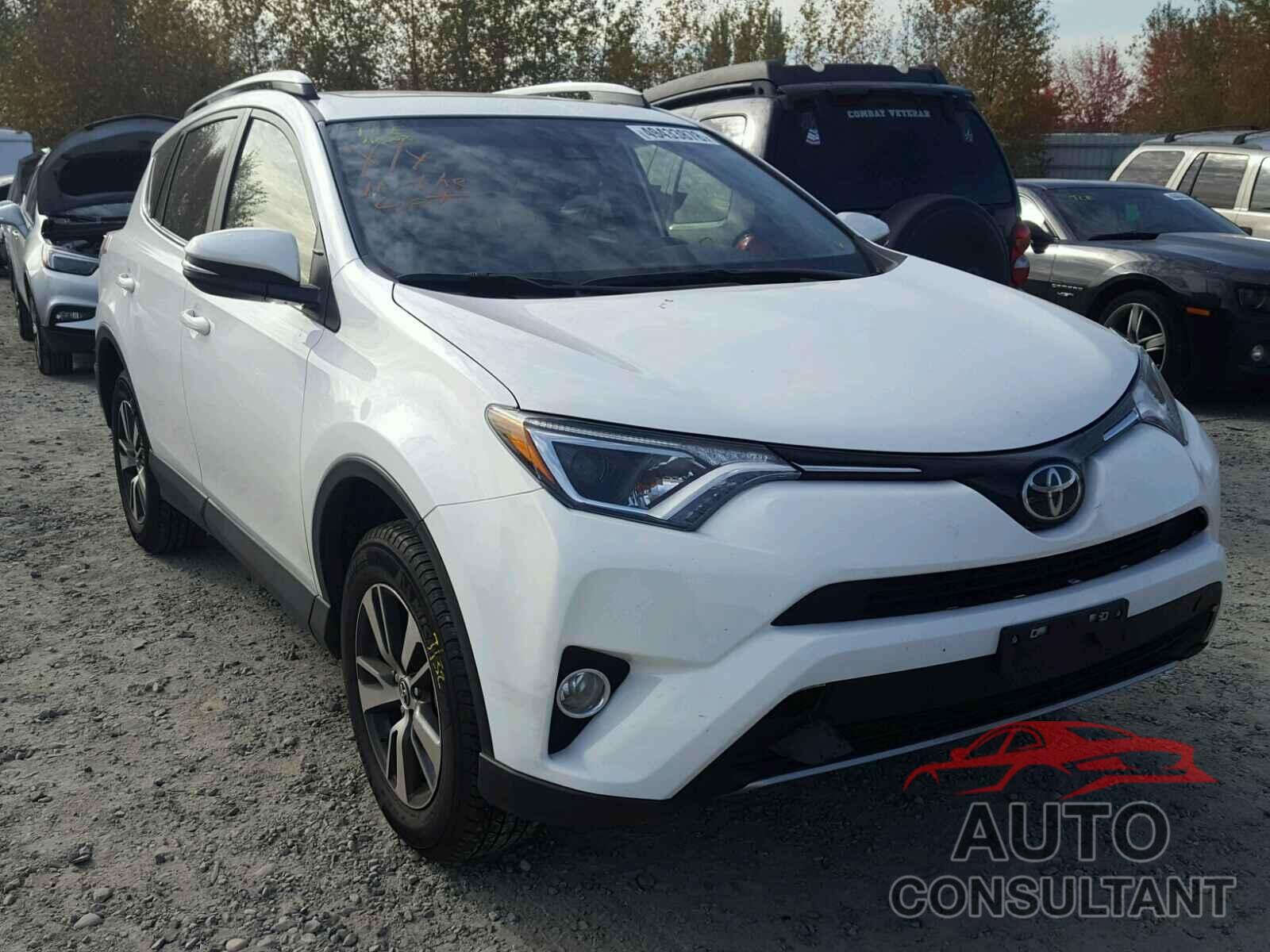 TOYOTA RAV4 XLE 2017 - JTMRFREV1HD208553