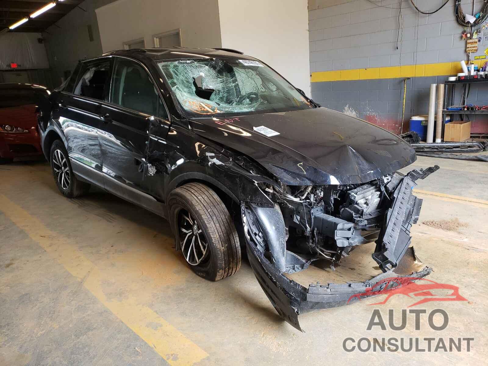 VOLKSWAGEN TIGUAN 2021 - 3VV3B7AX4MM077289