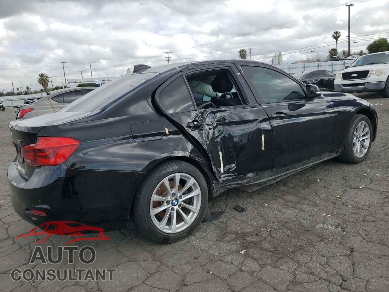BMW 3 SERIES 2016 - WBA8E1G52GNU11082