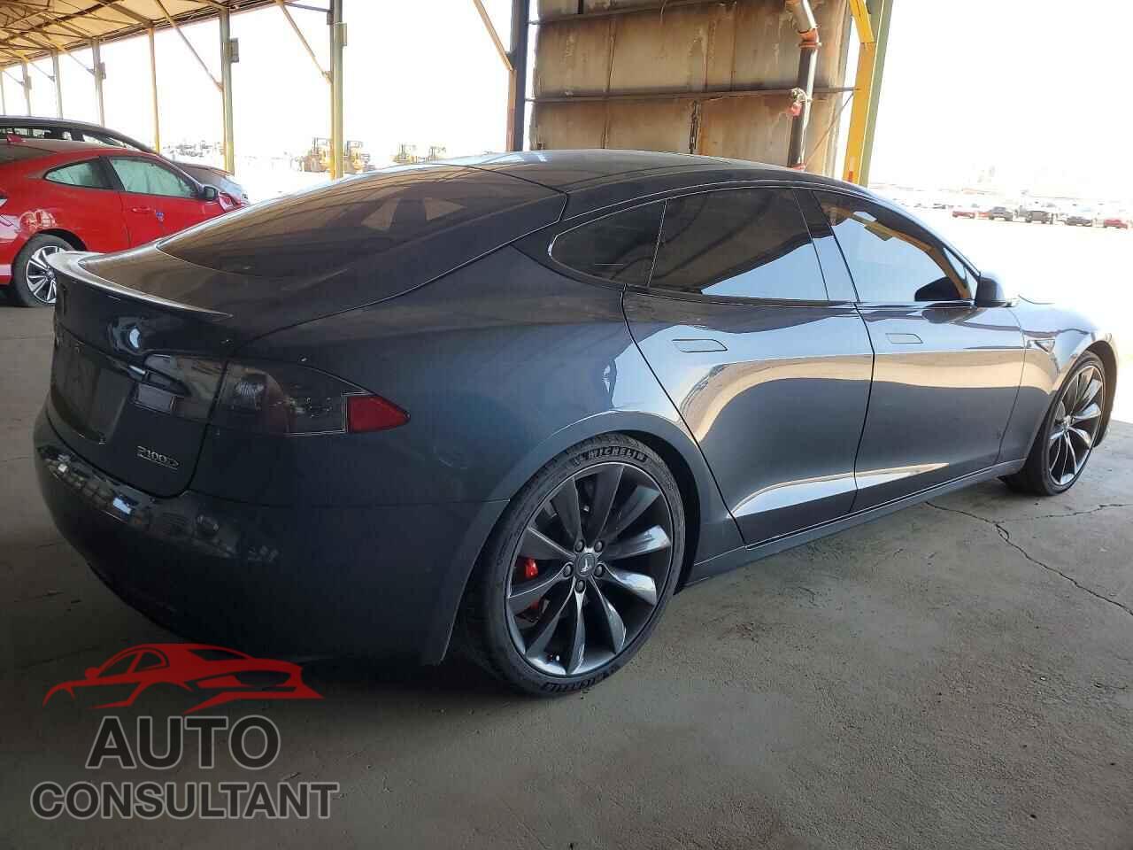 TESLA MODEL S 2016 - 5YJSA1E44GF158912