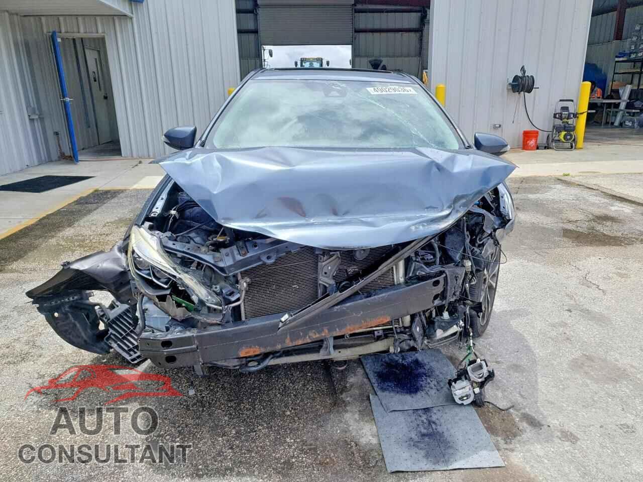 TOYOTA COROLLA 2017 - 2T1BURHE5HC772402