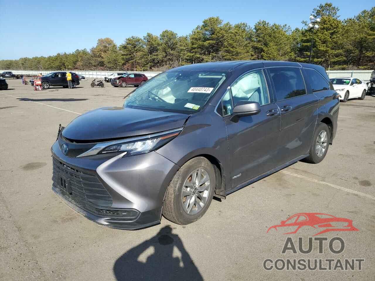 TOYOTA SIENNA 2021 - 5TDKRKEC3MS010652