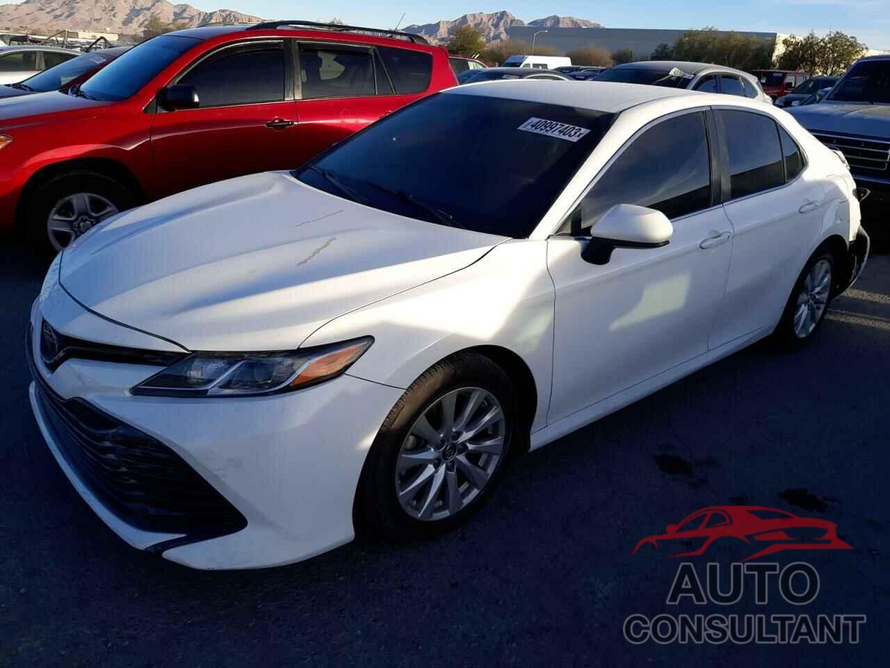 TOYOTA CAMRY 2018 - 4T1B11HK7JU021595
