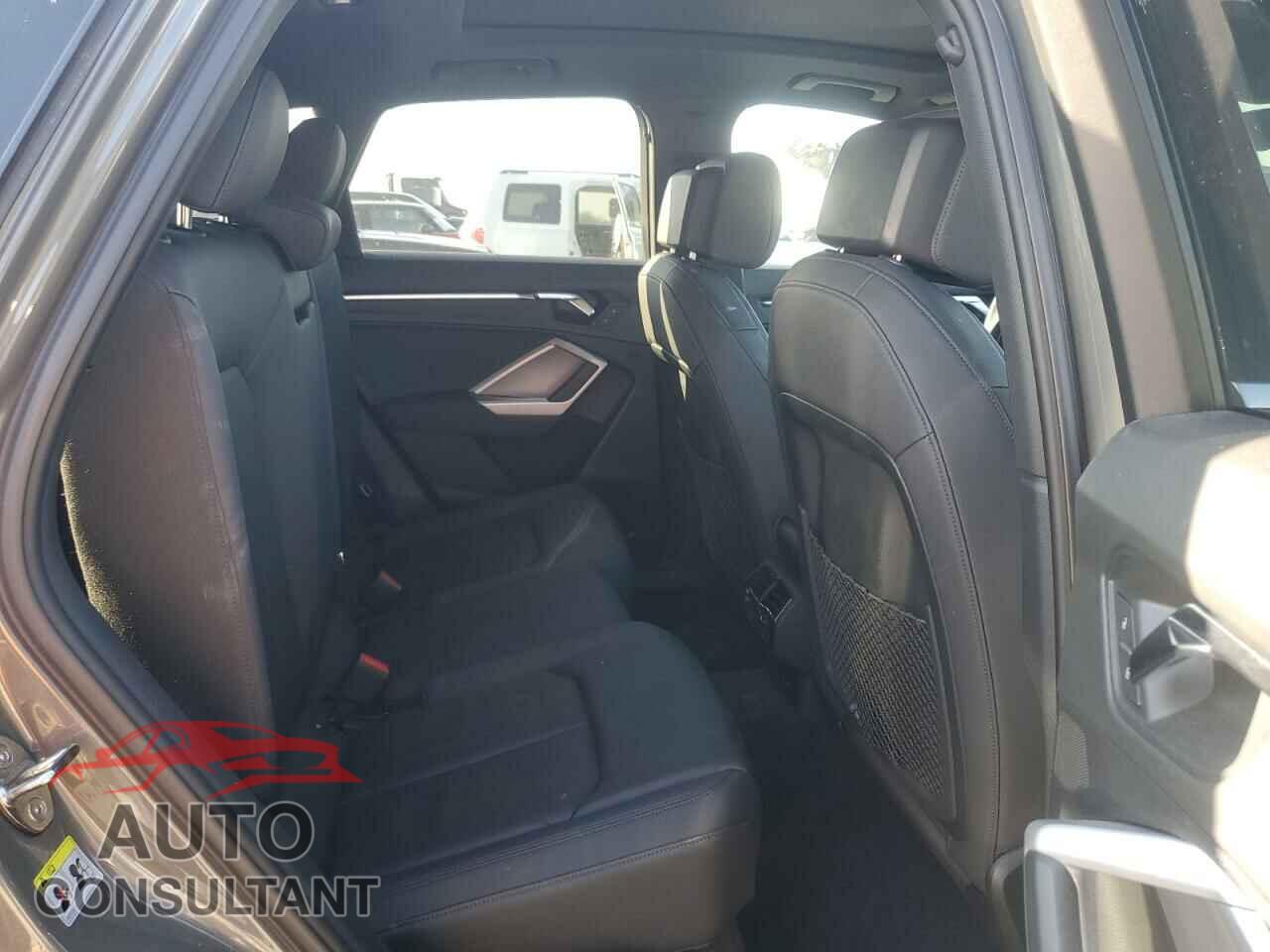 AUDI Q3 2021 - WA1DECF30M1004792