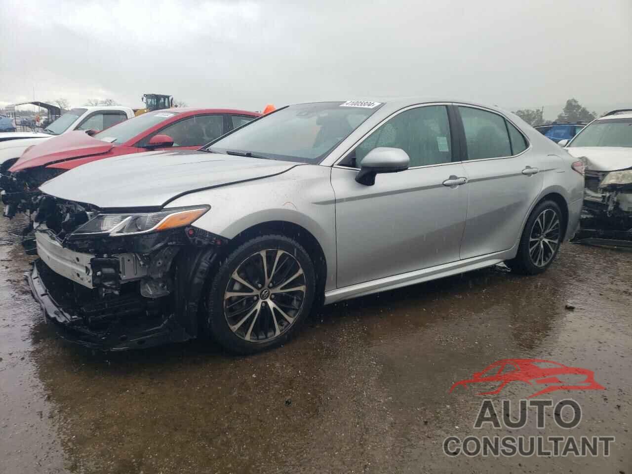 TOYOTA CAMRY 2018 - 4T1B11HK7JU062681