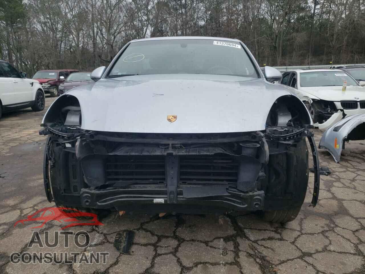 PORSCHE CAYENNE 2016 - WP1AA2A23GKA09978