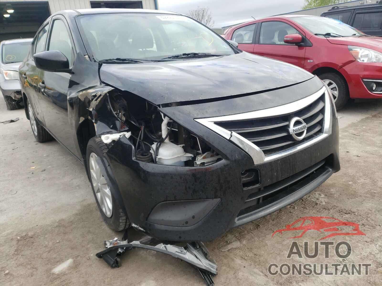 NISSAN VERSA 2018 - 3N1CN7AP8JL803066
