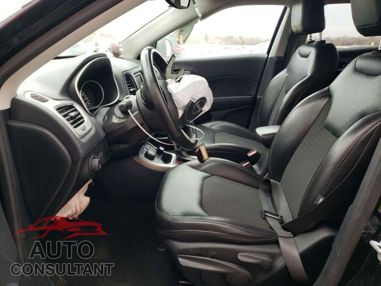 JEEP COMPASS 2018 - 3C4NJDBB4JT284021