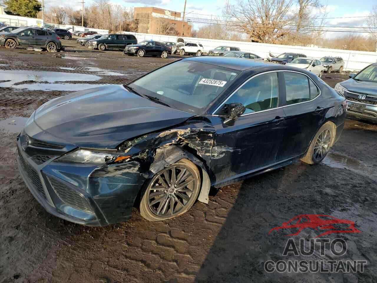 TOYOTA CAMRY 2021 - 4T1G11AKXMU407495
