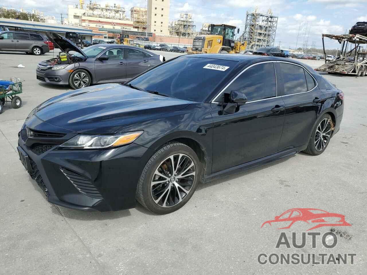 TOYOTA CAMRY 2018 - 4T1B11HK9JU102386
