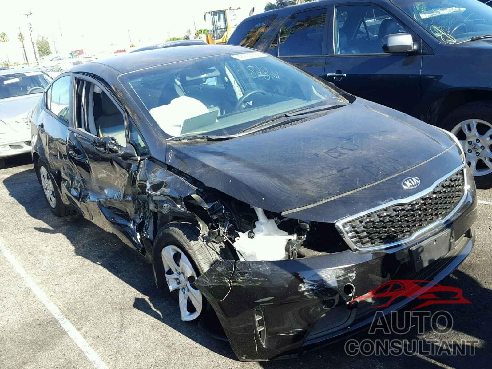 KIA FORTE 2018 - 3KPFK4A74JE244377