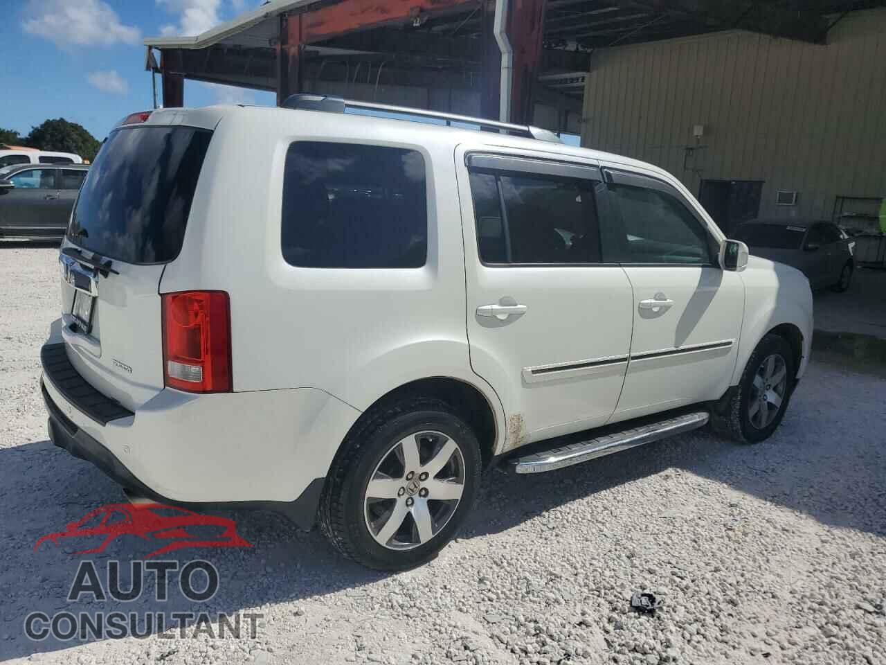 HONDA PILOT 2013 - 5FNYF3H96DB008519