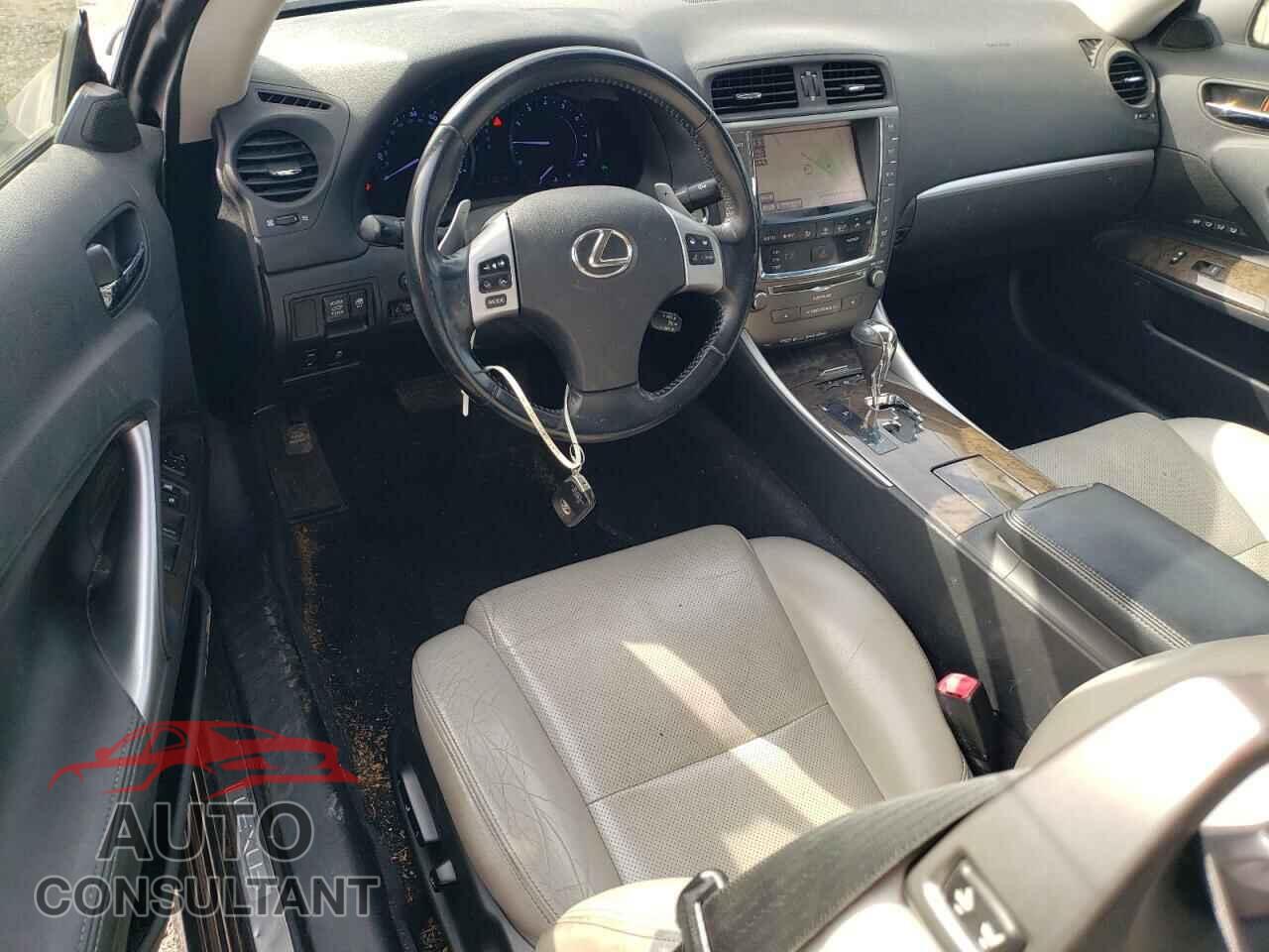 LEXUS IS 2014 - JTHFF2C22E2531017