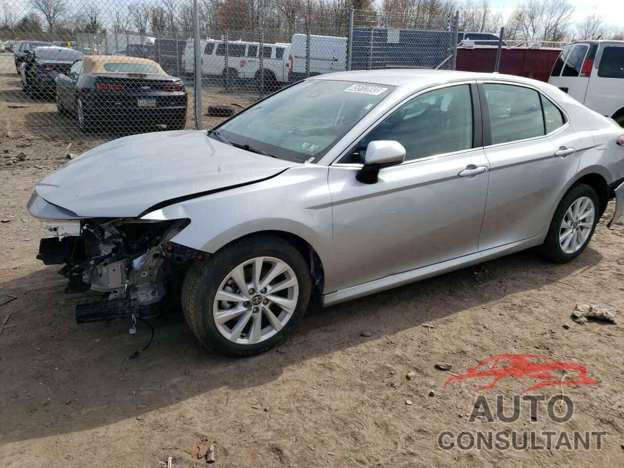 TOYOTA CAMRY 2022 - 4T1C11AK0NU666268