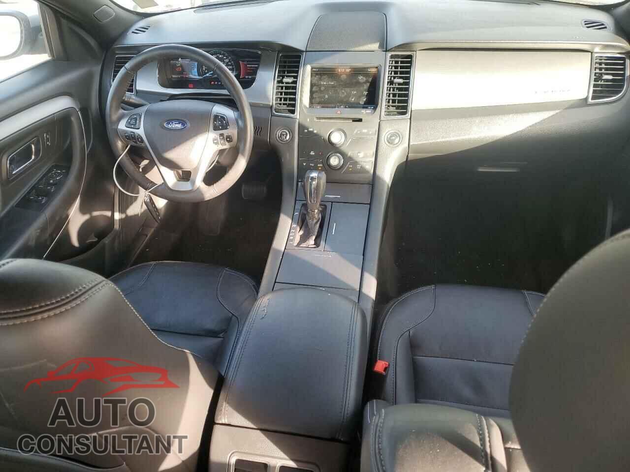 FORD TAURUS 2015 - 1FAHP2E82FG148021