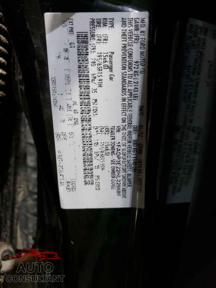 FORD FOCUS 2017 - 1FADP3E22HL228686