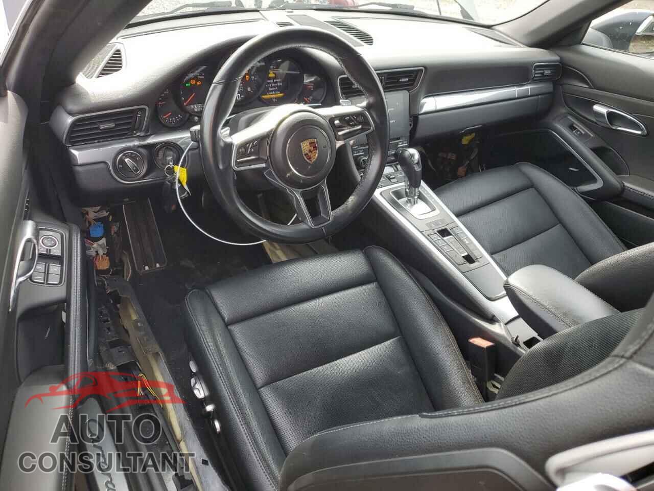 PORSCHE 911 2017 - WP0CA2A94HS141107