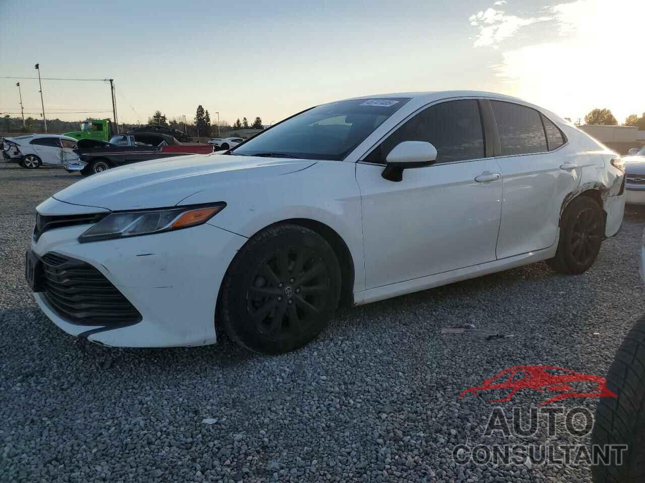 TOYOTA CAMRY 2018 - 4T1B11HK9JU073231