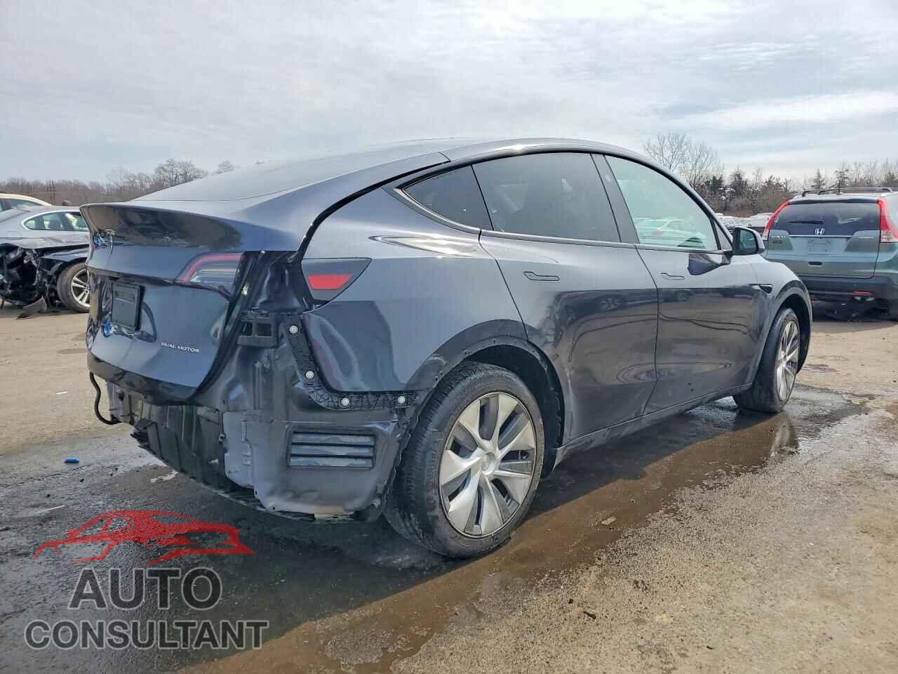 TESLA MODEL Y 2024 - 7SAYGAEE7RF080651