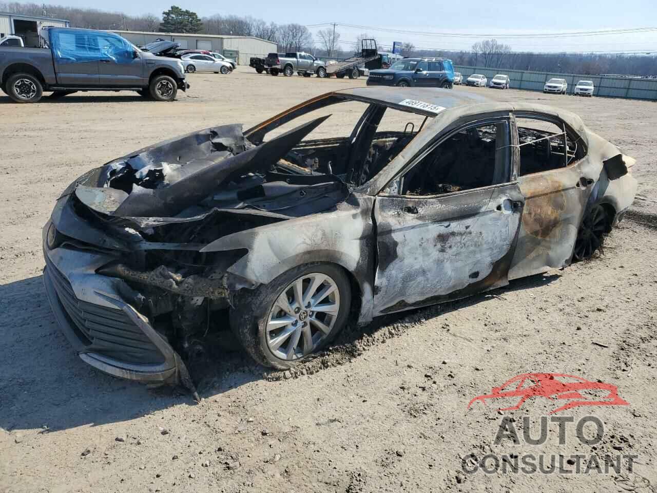 TOYOTA CAMRY 2022 - 4T1C11AK4NU049083