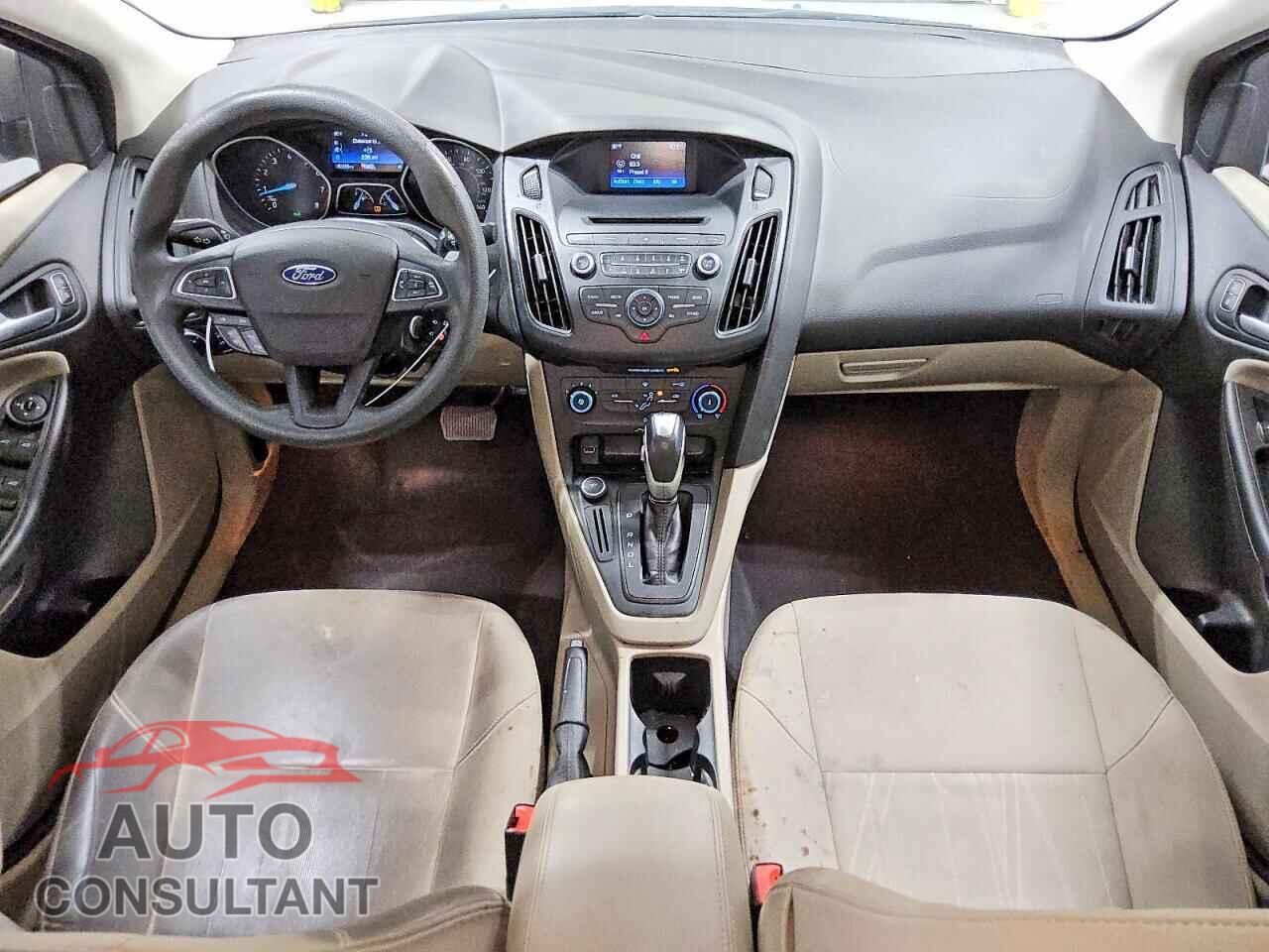 FORD FOCUS 2015 - 1FADP3F21FL211132