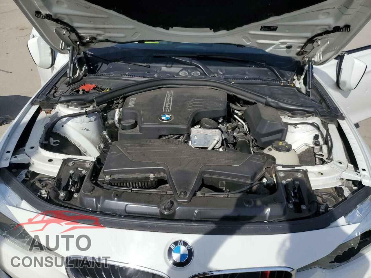 BMW 3 SERIES 2016 - WBA8E1G52GNU10255