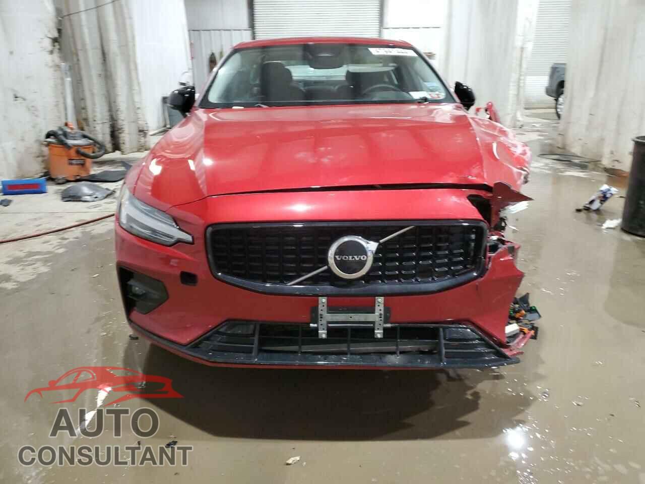 VOLVO S60 CORE 2023 - 7JRL12TK4PG232011