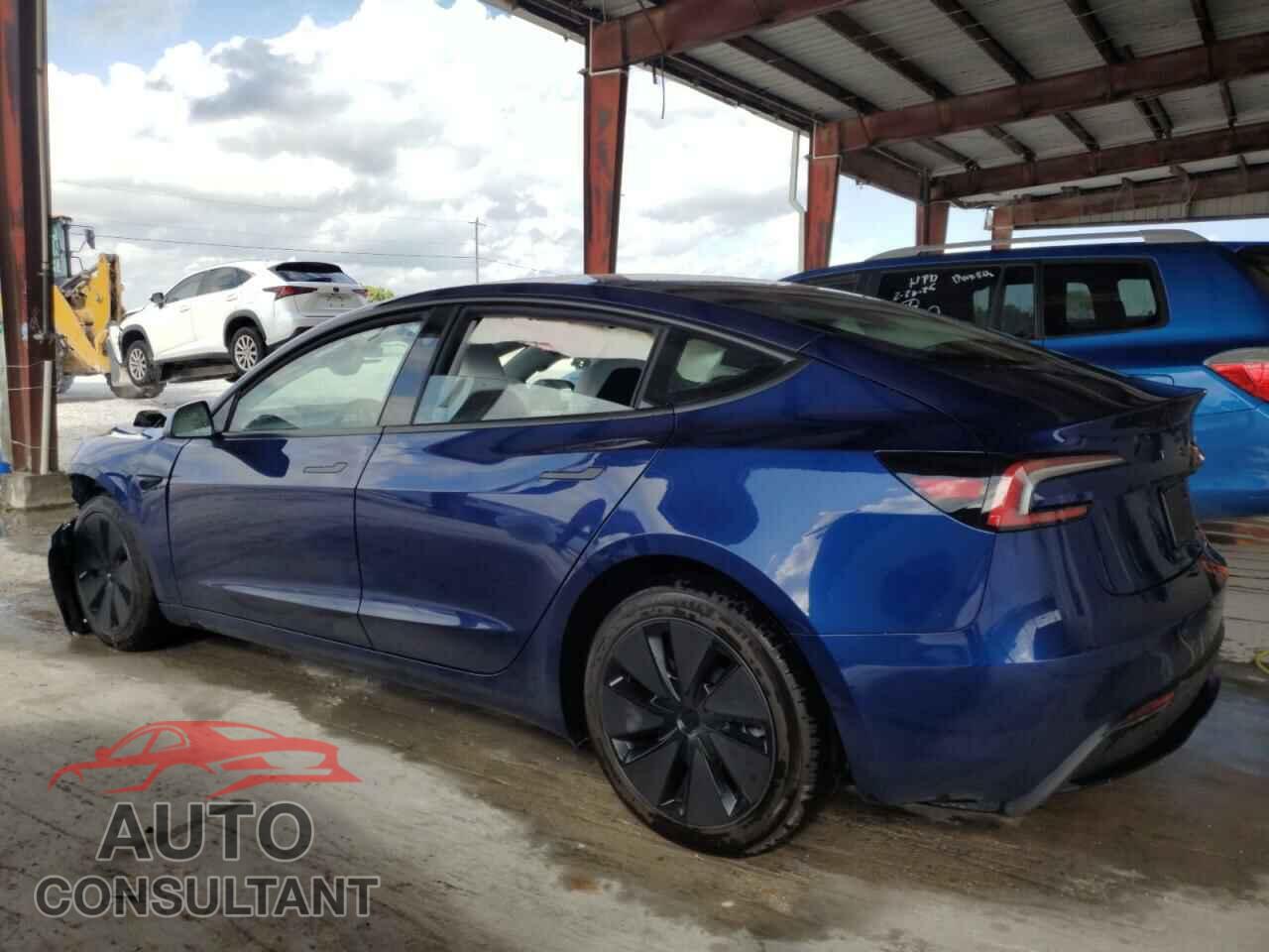 TESLA MODEL 3 2025 - 5YJ3E1EA8SF903698