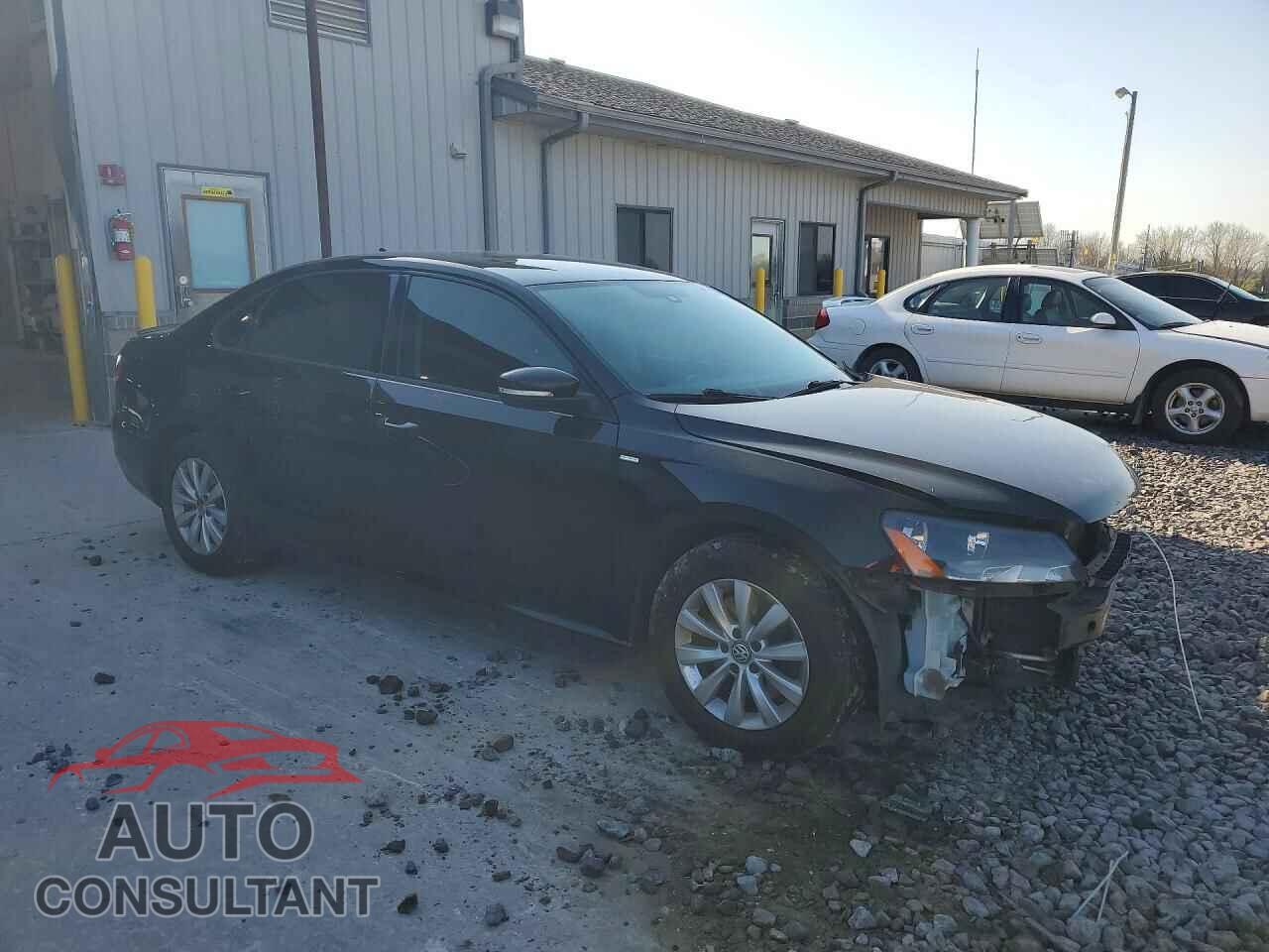 VOLKSWAGEN PASSAT 2015 - 1VWAT7A36FC022859