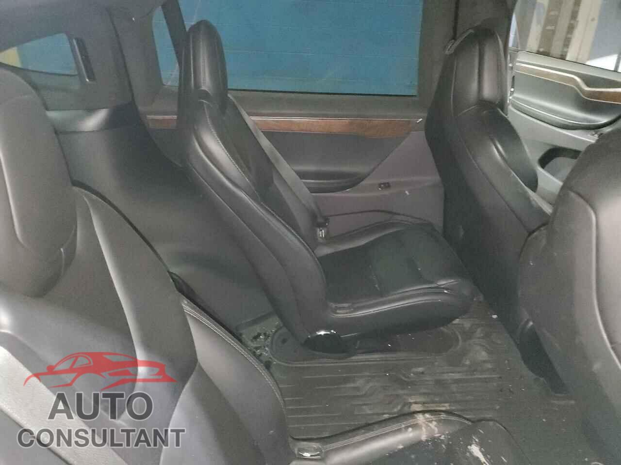 TESLA MODEL X 2019 - 5YJXCBE27KF192064