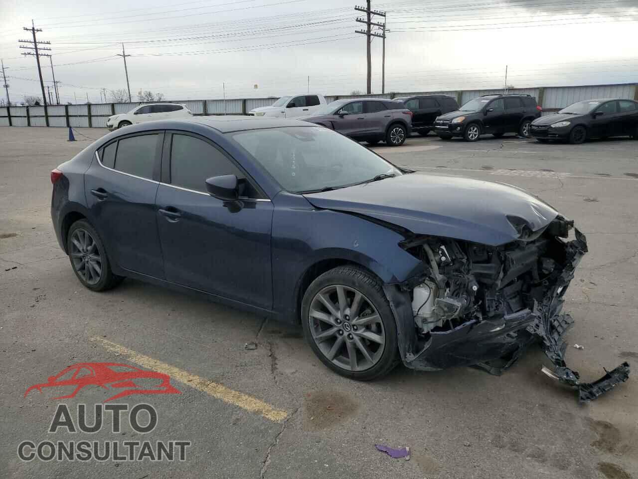 MAZDA 3 2018 - 3MZBN1V32JM267882