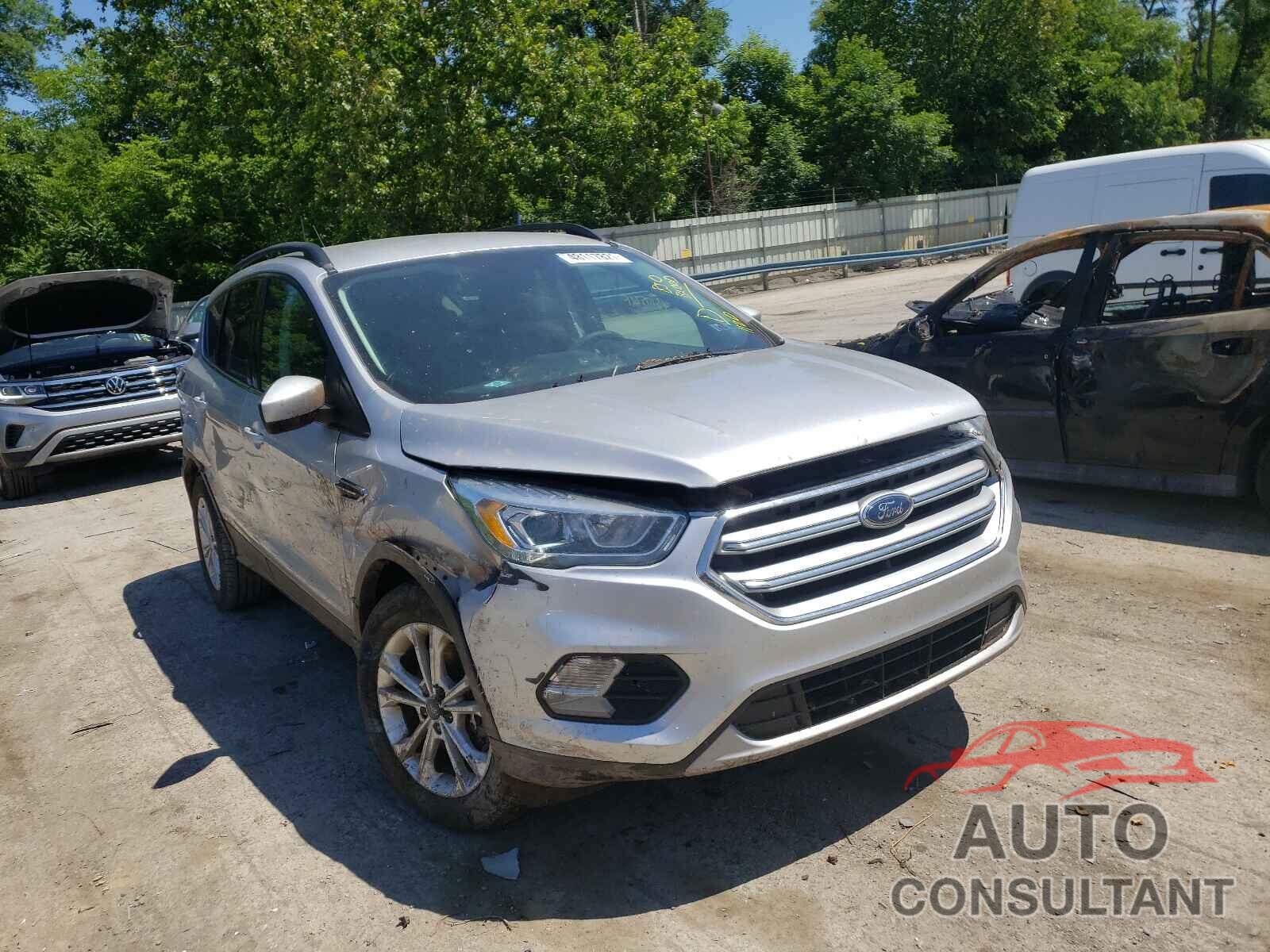 FORD ESCAPE 2017 - 1FMCU9G9XHUA00243