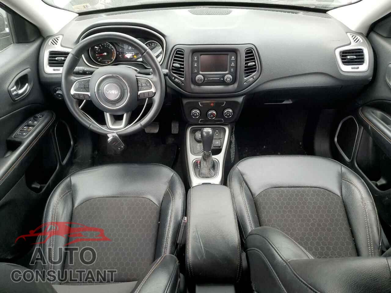 JEEP COMPASS 2018 - 3C4NJDBB4JT402052