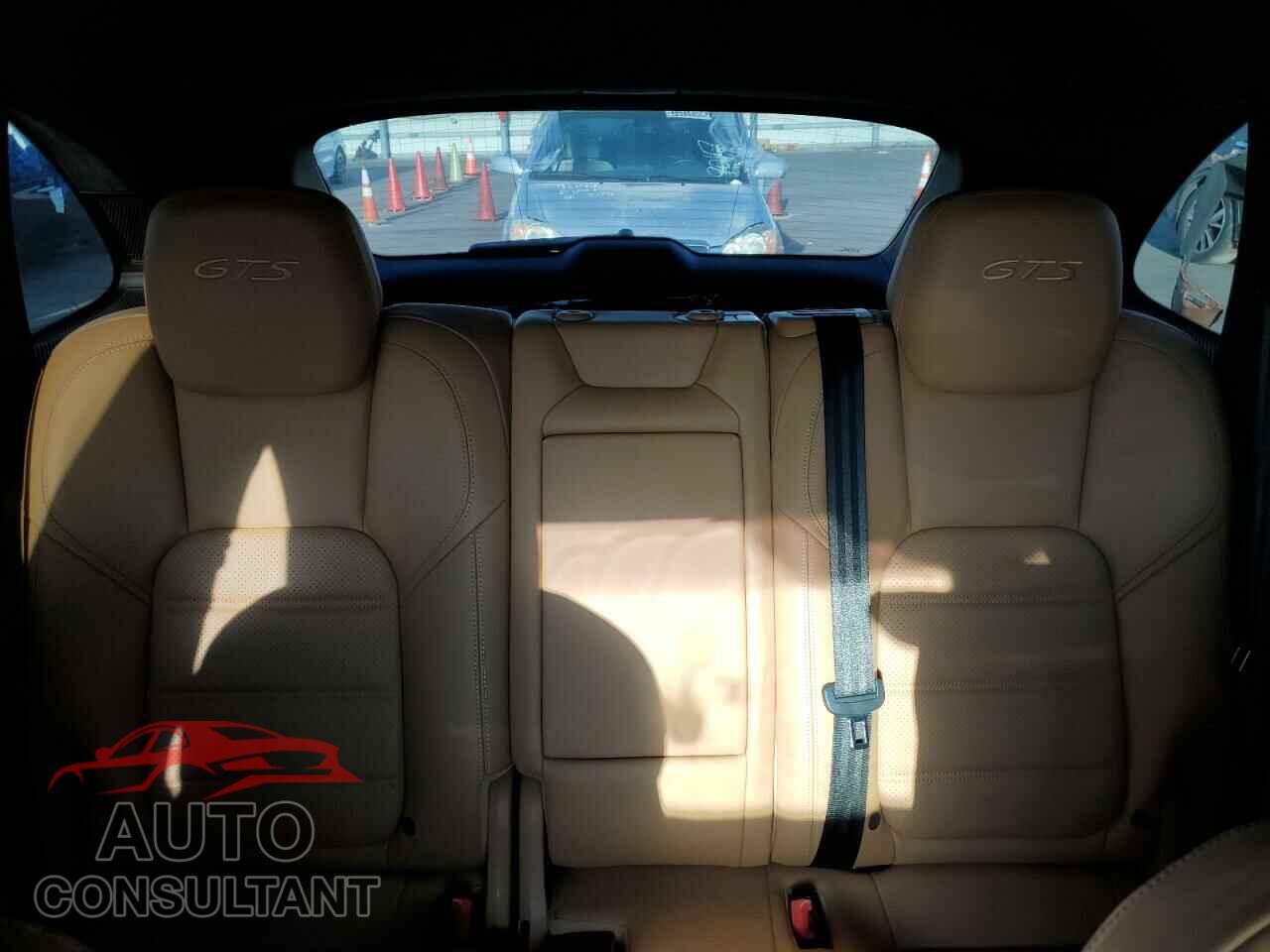 PORSCHE CAYENNE 2017 - WP1AD2A25HLA81008