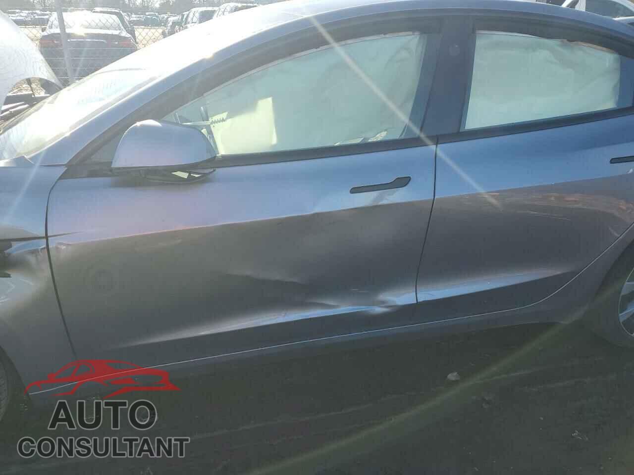 TESLA MODEL 3 2024 - 5YJ3E1EA3RF870703