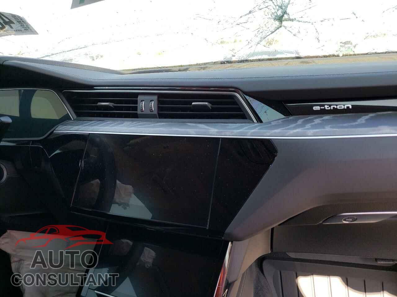 AUDI E-TRON 2021 - WA13AAGE1MB026645