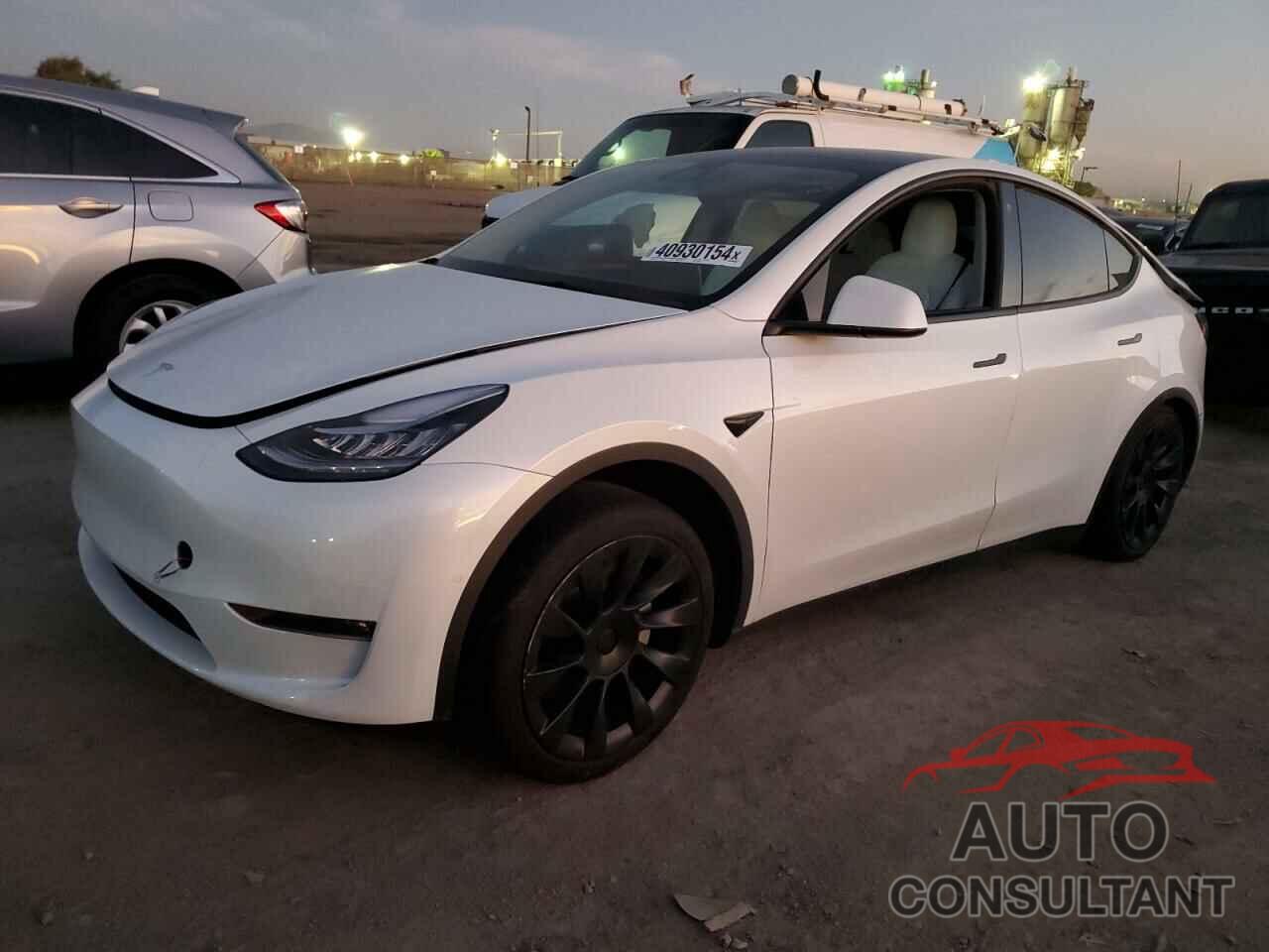 TESLA MODEL Y 2021 - 5YJYGAEE5MF234831