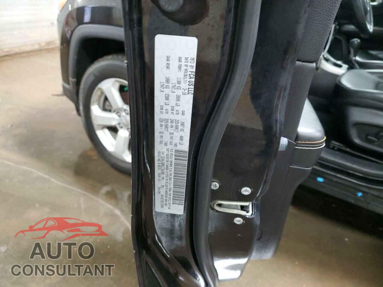 JEEP COMPASS 2018 - 3C4NJDBB9JT342981
