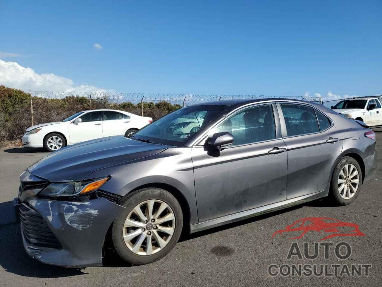 TOYOTA CAMRY 2018 - 4T1B11HK0JU029490