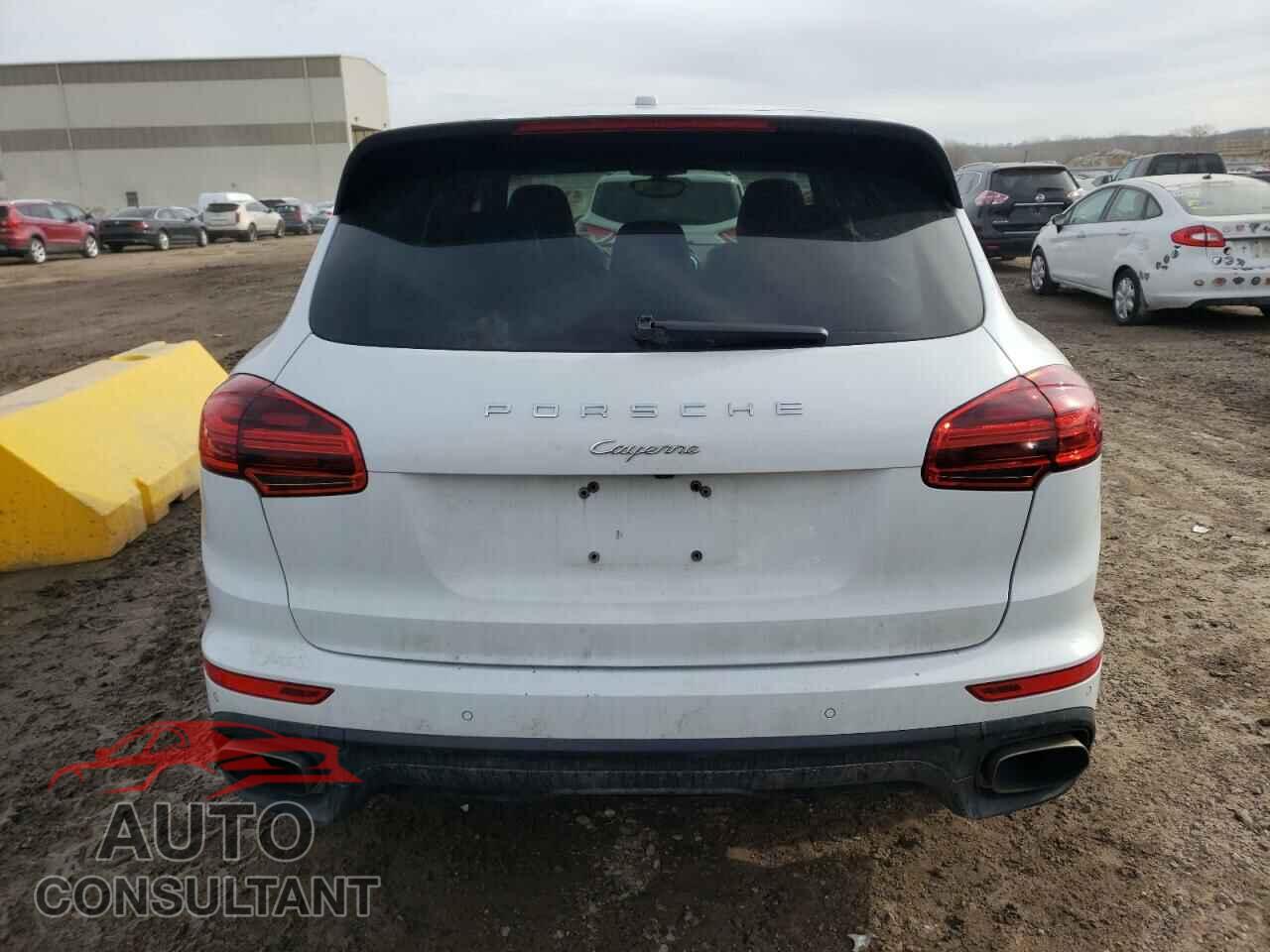 PORSCHE CAYENNE 2016 - WP1AA2A25GLA03710