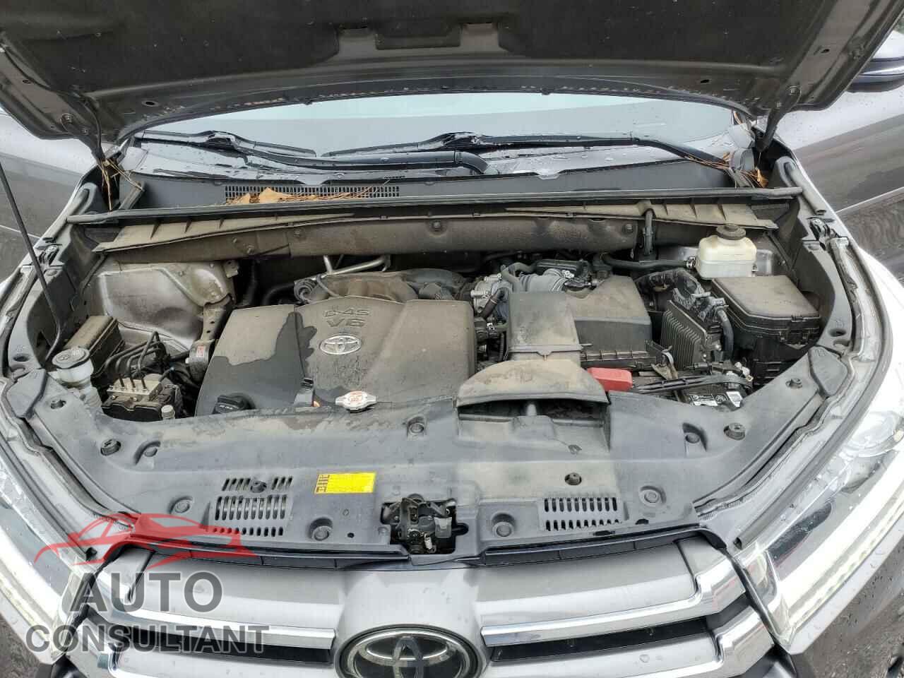 TOYOTA HIGHLANDER 2018 - 5TDDZRFH1JS875014