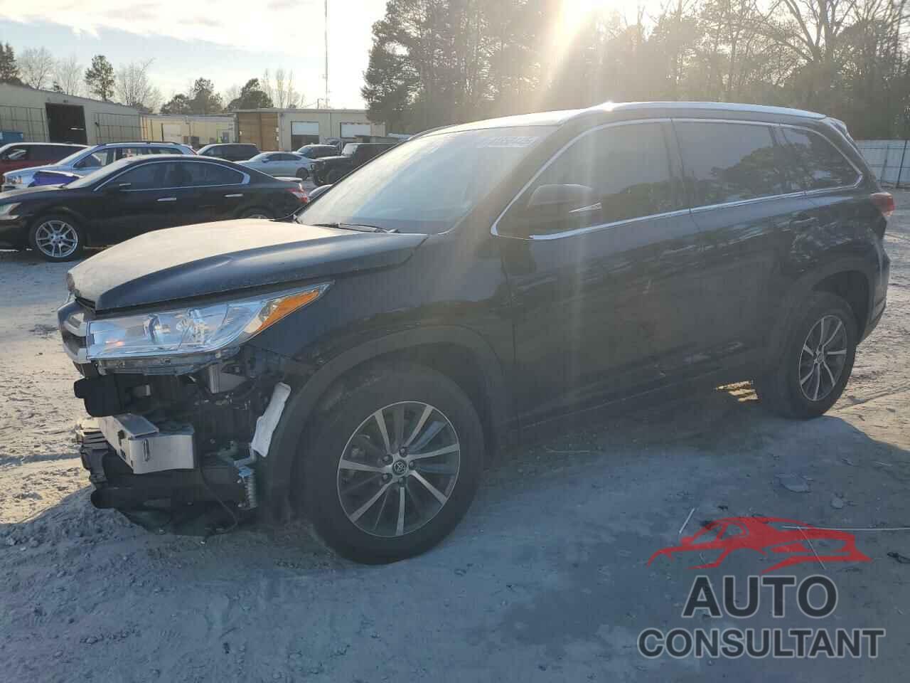 TOYOTA HIGHLANDER 2019 - 5TDKZRFH0KS355699